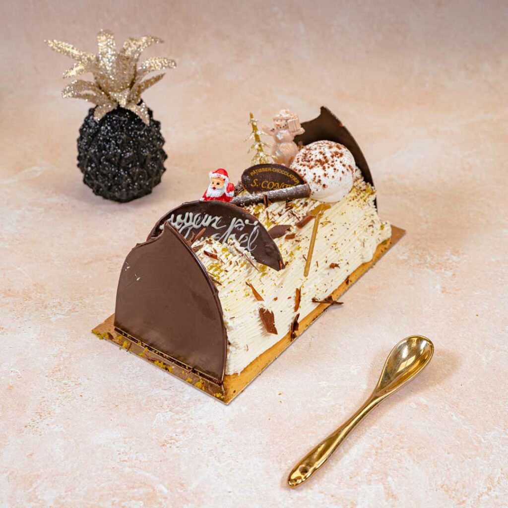 Apéro avec la dame à la bûche main image 0